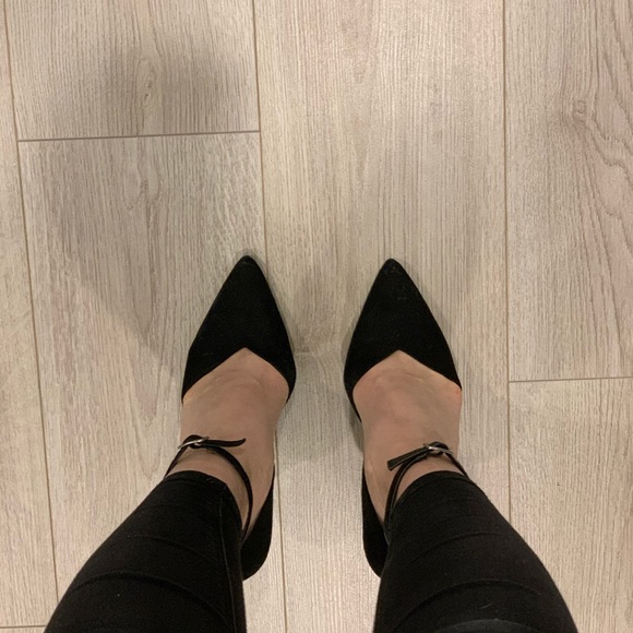 FOREVER 21 Black High heels (7.5) - Picture 2 of 6